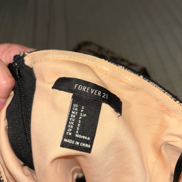 Forever 21 Lace Strapless black dress - Picture 6 of 6